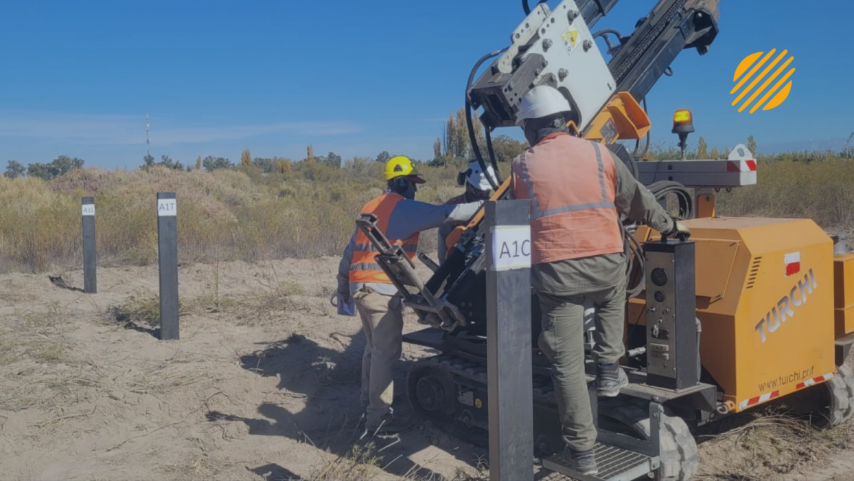 Prova Pull Out Test sul terreno del Parco Fotovoltaico San Martin in Argentina