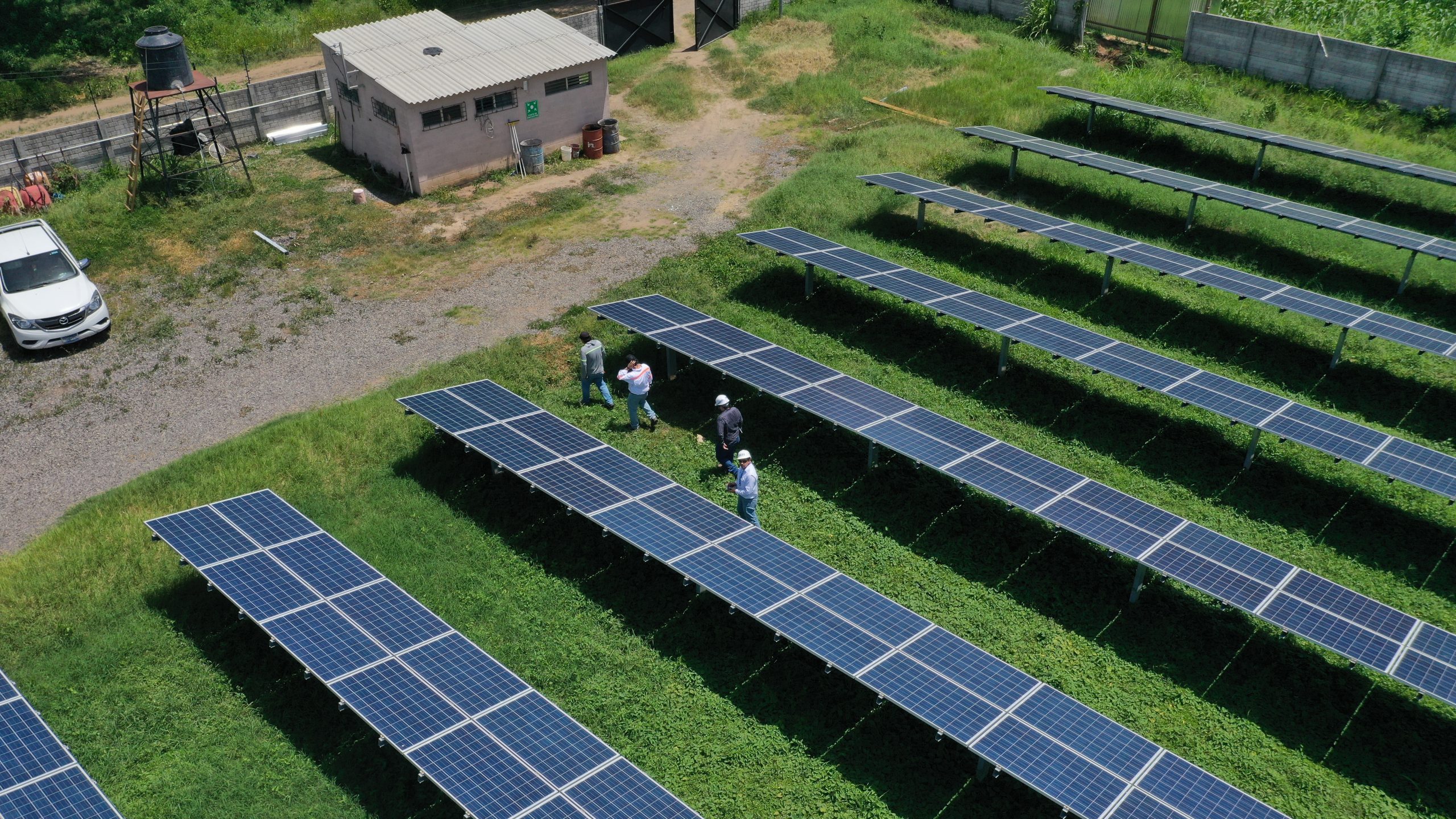 Primer parque fotovoltaico de El Salvador conectado por Enerland